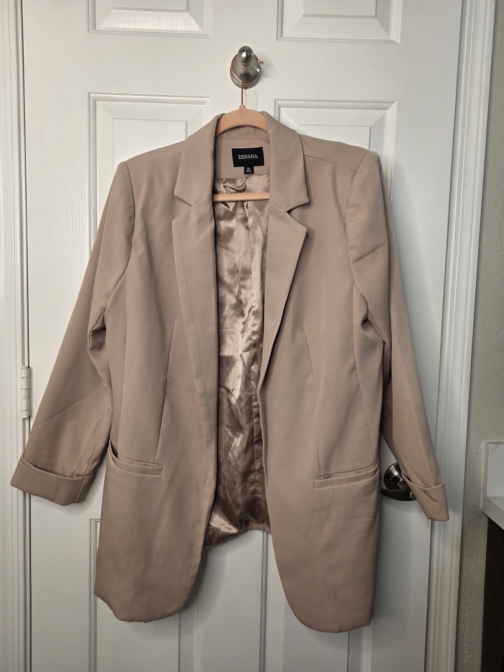 Oversized open front blazer by Zenana, size XL. Warm taupe/nude tone with a luxe